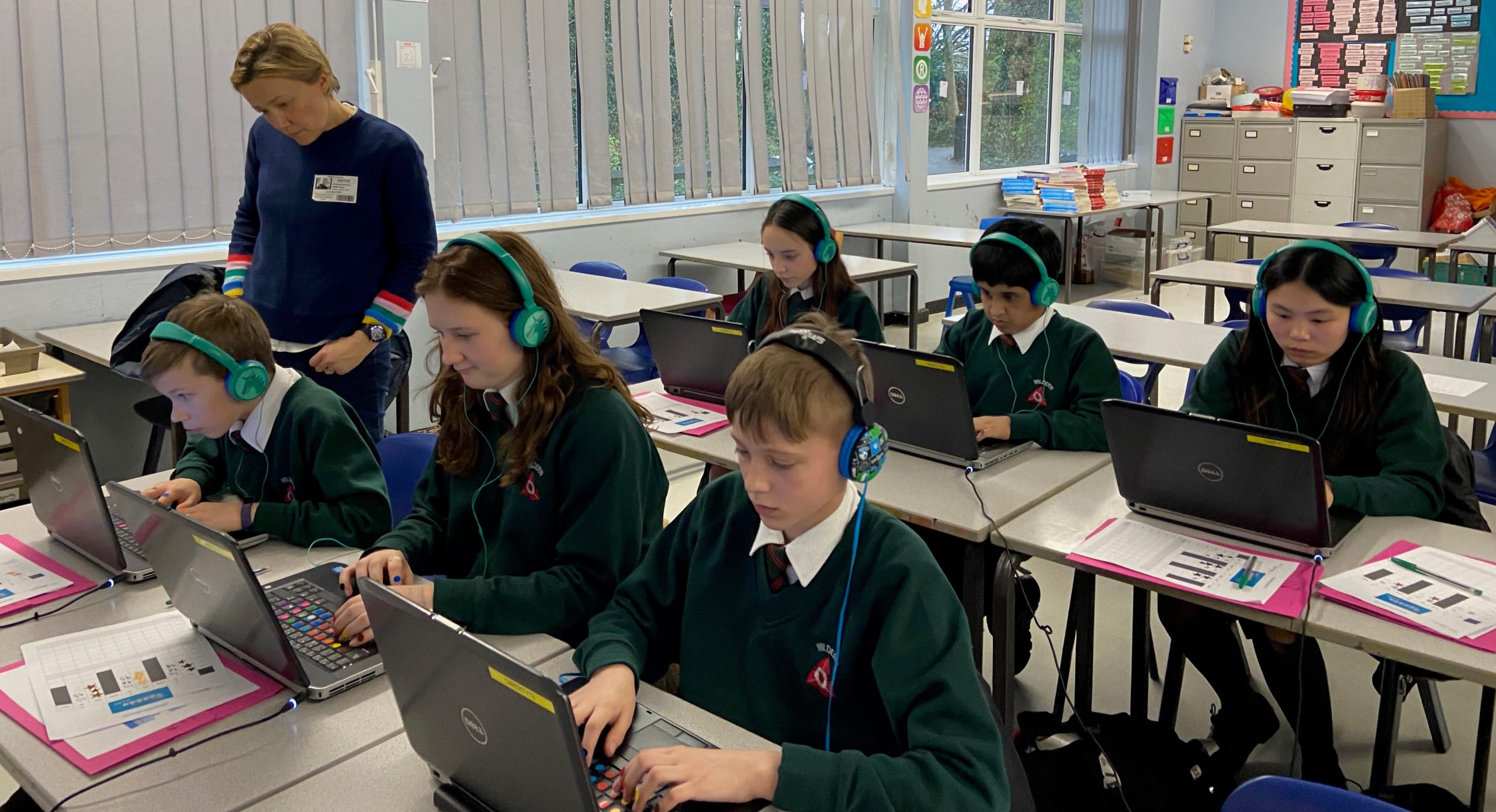Typing Courses for Schools, Children Typing on Laptops, Children Touch Typing for GCSE Exams